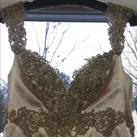 Maggie Sottero Wedding Dress - Picture 4 of 5